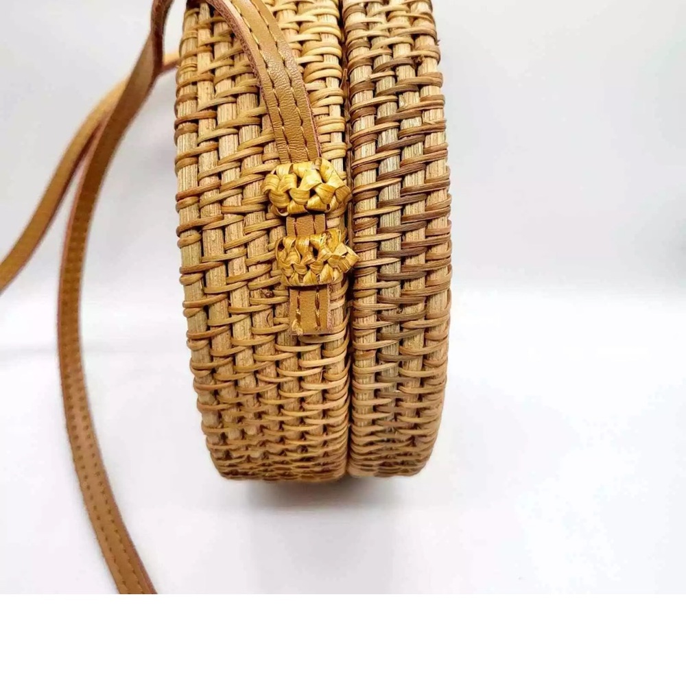 Urban Outfitters Rattan Circle Straw Crossbody Bag - Picture 6 of 12
